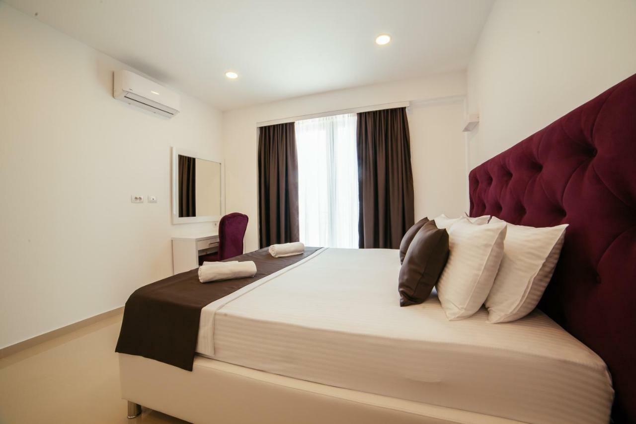 Отель Ambiente 4*